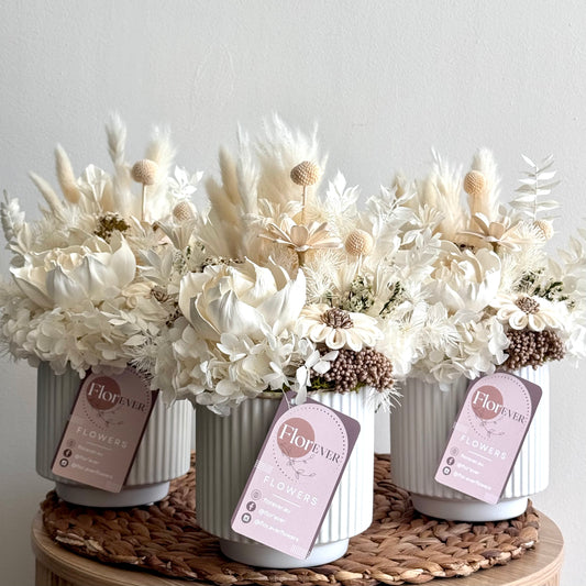 'Pure' small arrangement