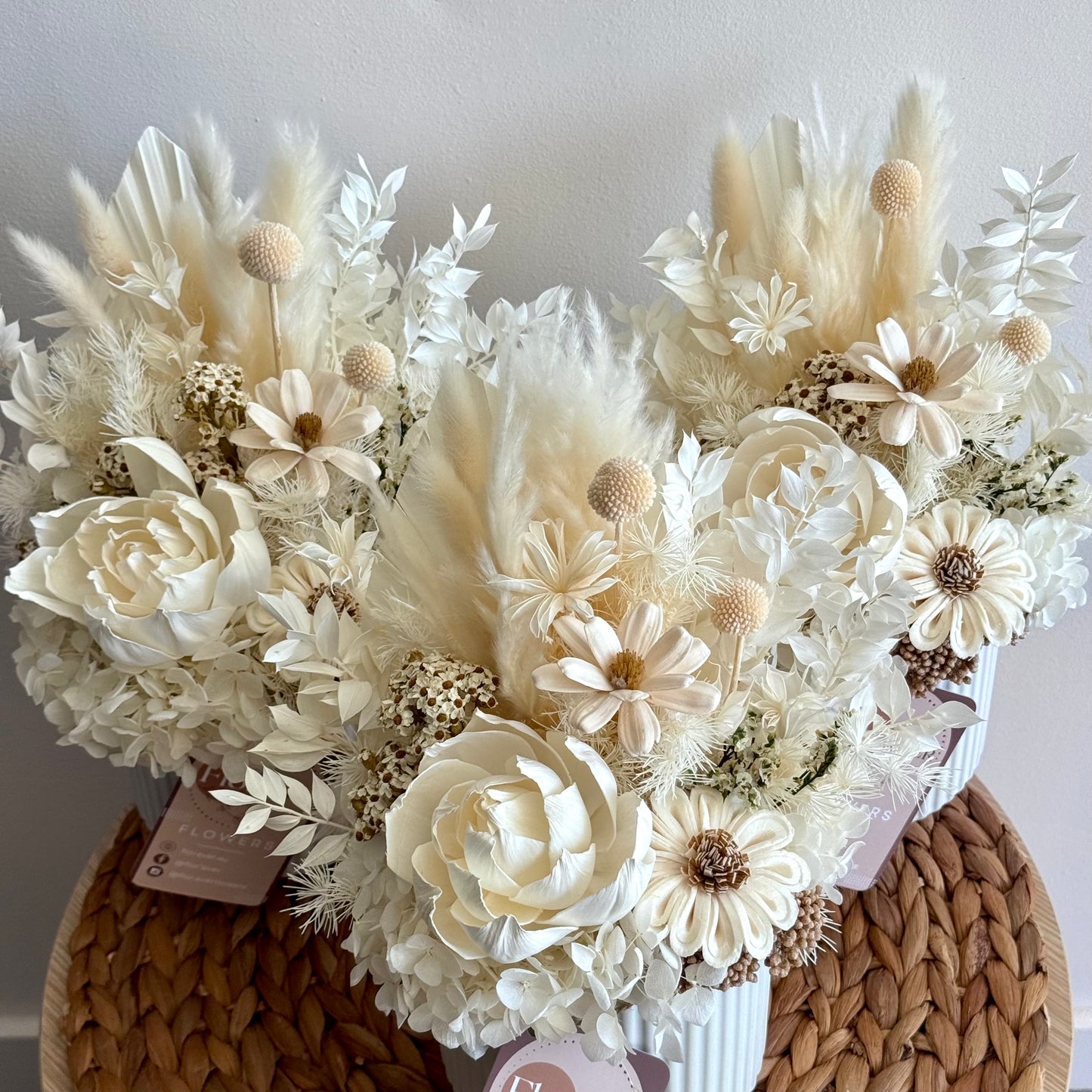 'Pure' small arrangement